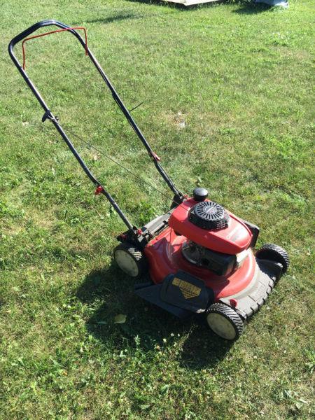 Tondeuse TROY-BILT & Coupe-herbes WEED EATER // Duo Lawnmowers