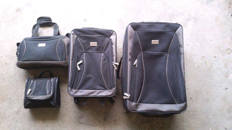 Luggage set