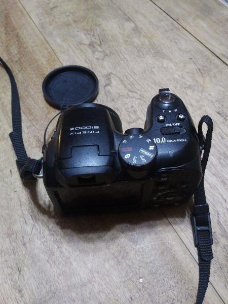 Fujifilm FinePix S1000fd 10 MP Digital Camera with 12x Optical Z