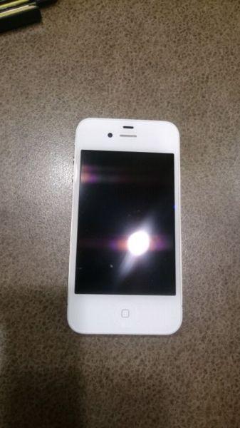 Iphone 4 (8 GB) with case