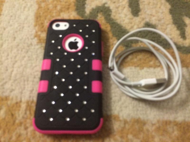 16GB IPHONE 5C WHITE LIKE BRAND NEW WITH PINK CASE