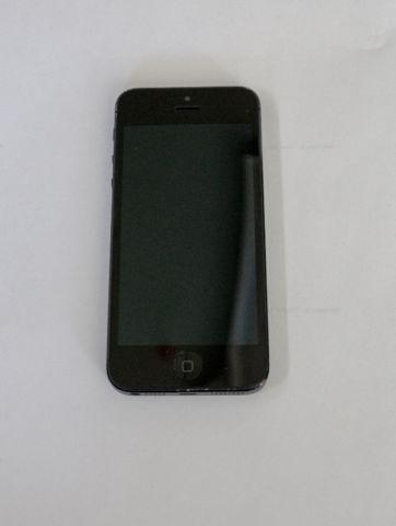 IPHONE 5 -- 16GB excellent condition
