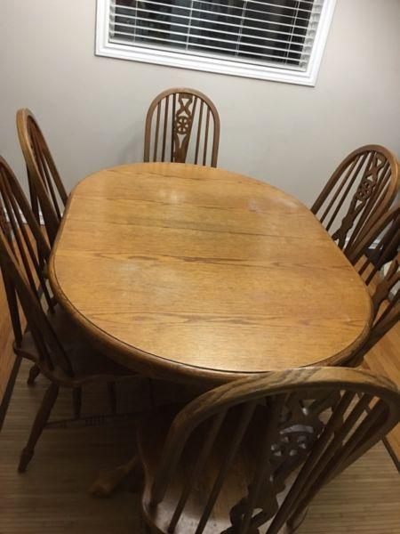 Oak table, 2 leaves, 6 chairs