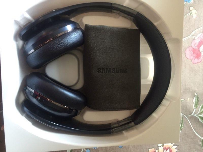Brand new Samsung Headphones