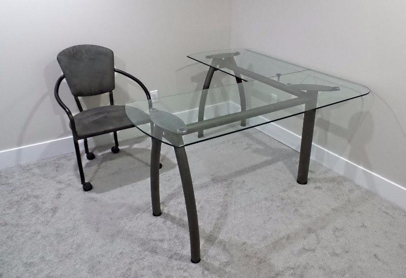 Contemporary steel & glass L-shaped Canada made computer table