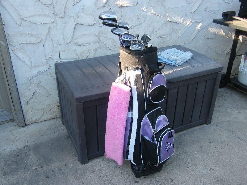 womens right hand clubs and bag