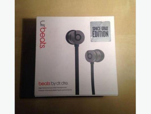 Urbeats Space Grey Edition in ear headphones
