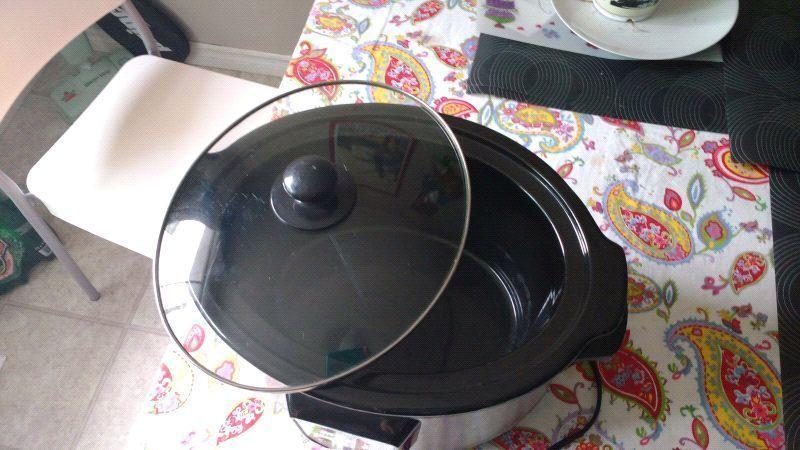 GE brand slow cooker **Excellent condition**