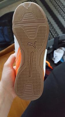 Lightly used soccer shoes --women's 7.5