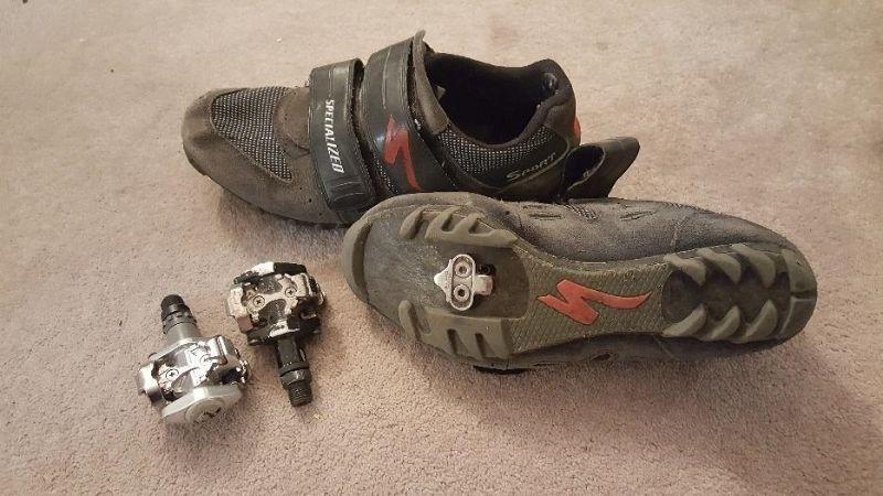 Specialized Clipless Shoes (42?) with Shimano PD-M515 pedals