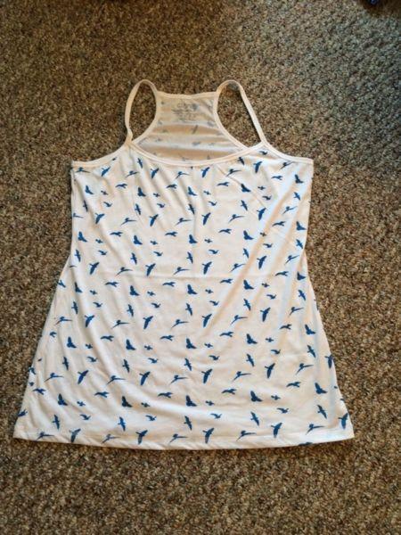 BRAND NEW WITHOUT TAGS CUTE LONG TANK WITH BIRDS!