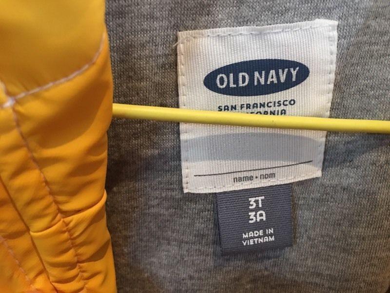 Brand new Old Navy rain jacket 3T