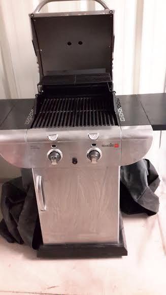 2 Burner Char- Broil Propane BBQ