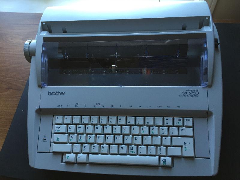 Typewriter, electric, working condition