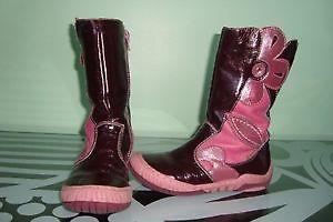 gently used size 11 girls all leather winter boots w/h lining