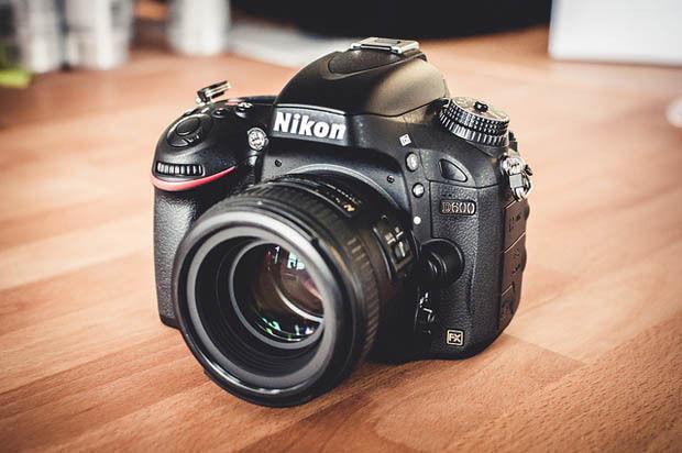 Selling Nikon D600 full frame (FX) camera