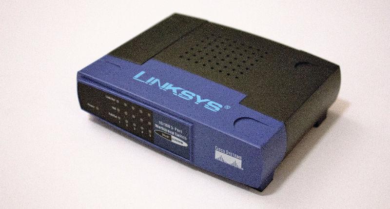 Linksys 10/100 Network Switch NEW