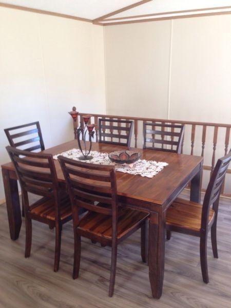 Kitchen/dining room table 4 sale