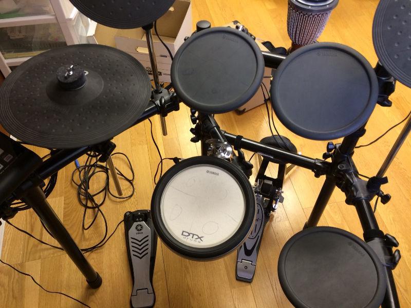 Electric Drum Set - Yamaha DTX520K