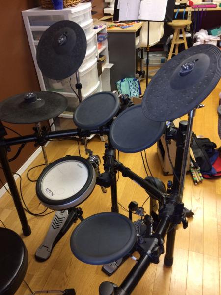 Electric Drum Set - Yamaha DTX520K