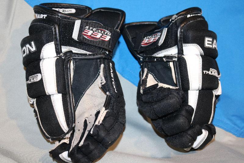 Hockey Equipment - $10-$40 - youth elbow pads, can, gloves