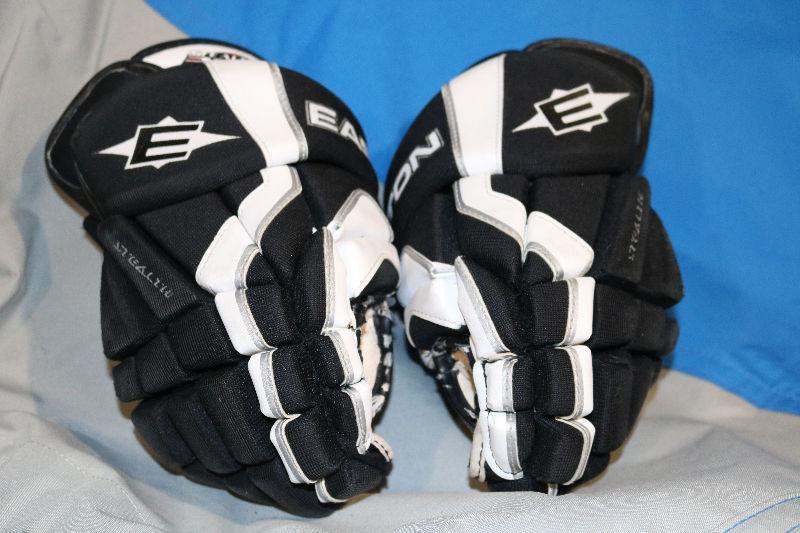Hockey Equipment - $10-$40 - youth elbow pads, can, gloves