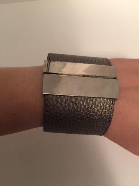 Fashion metallic leather bracelet
