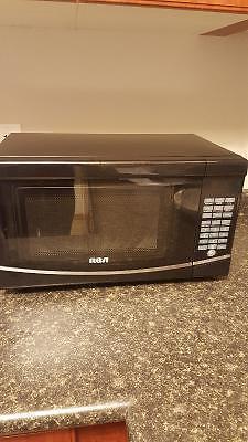MICROWAVE FOR SALE FOR ONLY $20
