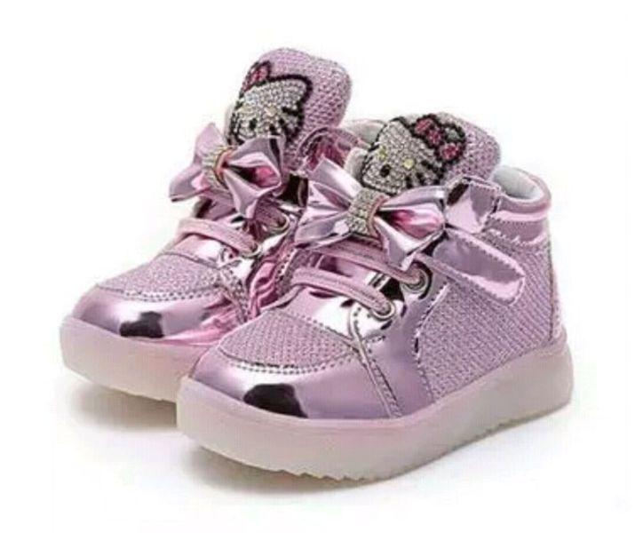 Baby girl's shoes with LED lights