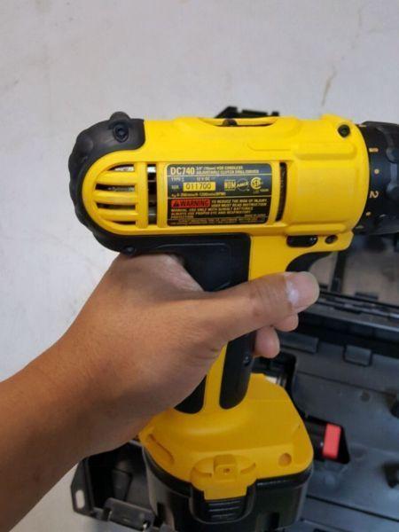 Like new Dewalt 12v drill