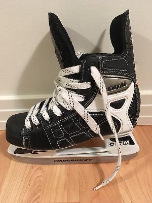 Hockey skate in good condition