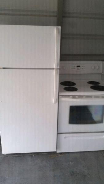 Frigidaire Fridge and stove combo