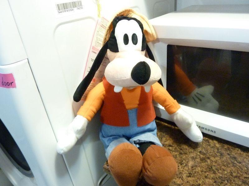 NEW Disney Goofy with tag + 10 used toys