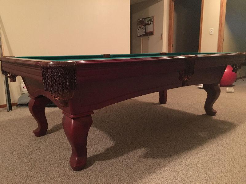 Pool table: installation included