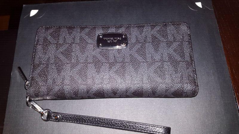 Michael Kors wallet with clutch strap