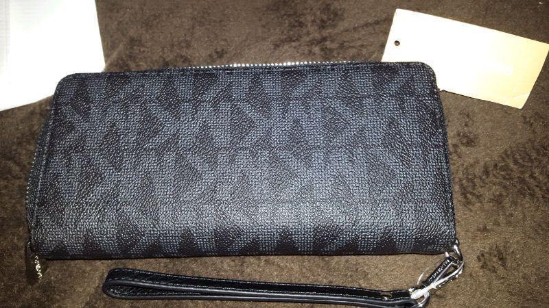 Michael Kors wallet with clutch strap
