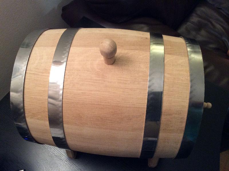 Hand made true oak barrels, top quality