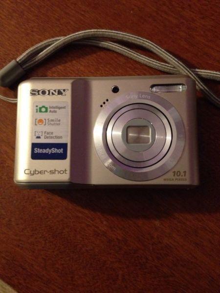 Looking to sell Sony CyberShot Camera ASAP