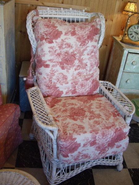 Beautiful Vintage White Reclining Real Wicker Chair Pink Cushion