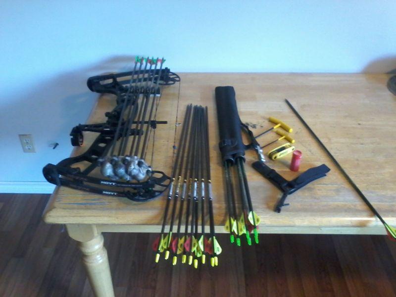 Hoyt ignite compond bow with all accessories