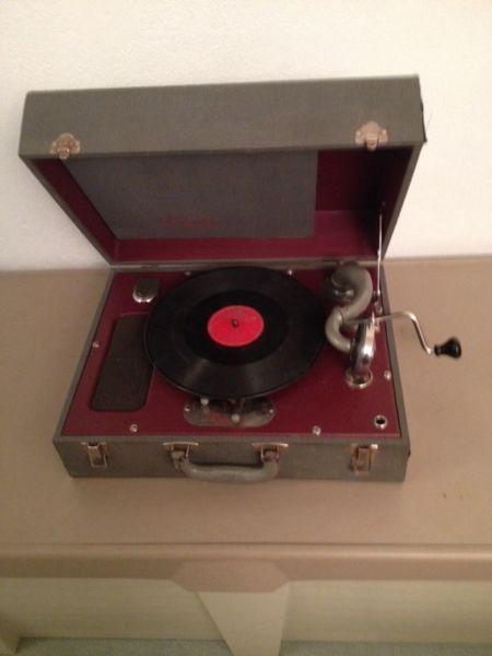 Hand crank portable record player