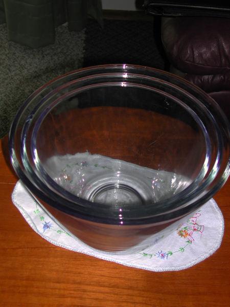 Anchor Hocking 3 pc glass bowl set