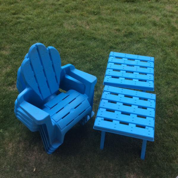 Kids Outdoor Table & Chairs