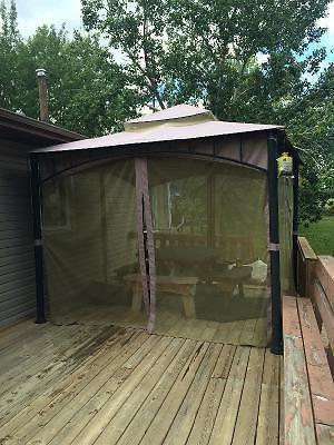 Screened gazebo