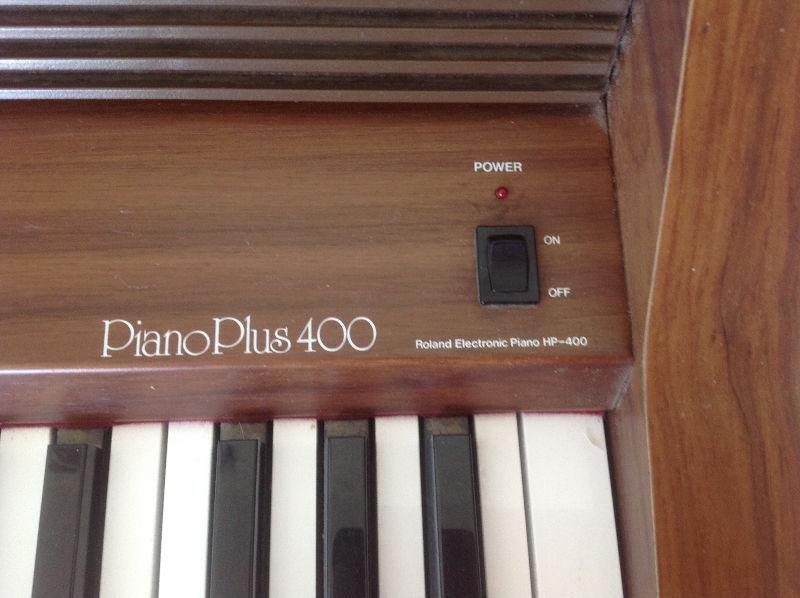 Roland HP 400 Digital Piano in Great Condition