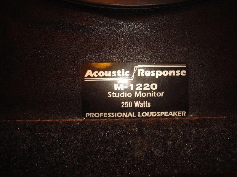 acoustic response m-1220 speakers