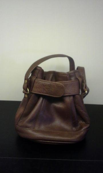 BROWN LEATHER PURSE