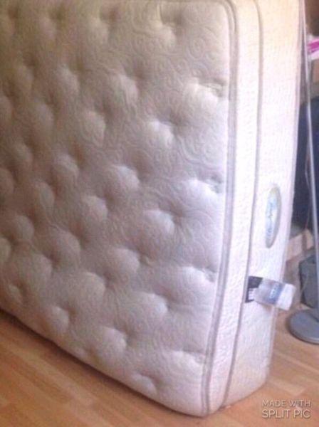 Queen size mattress in very good condition moving sale