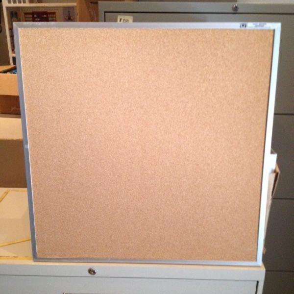 Cork boards / whiteboards (different sized available)