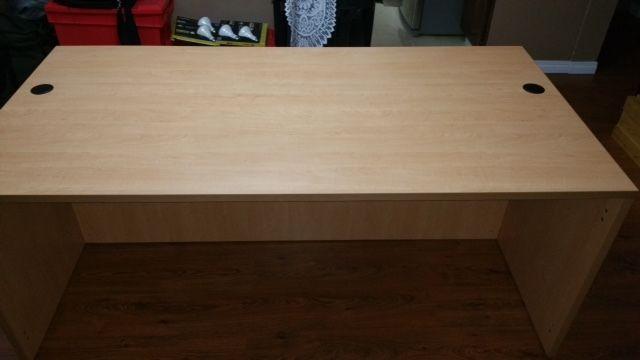 office table ( Brand new, unopened box)
